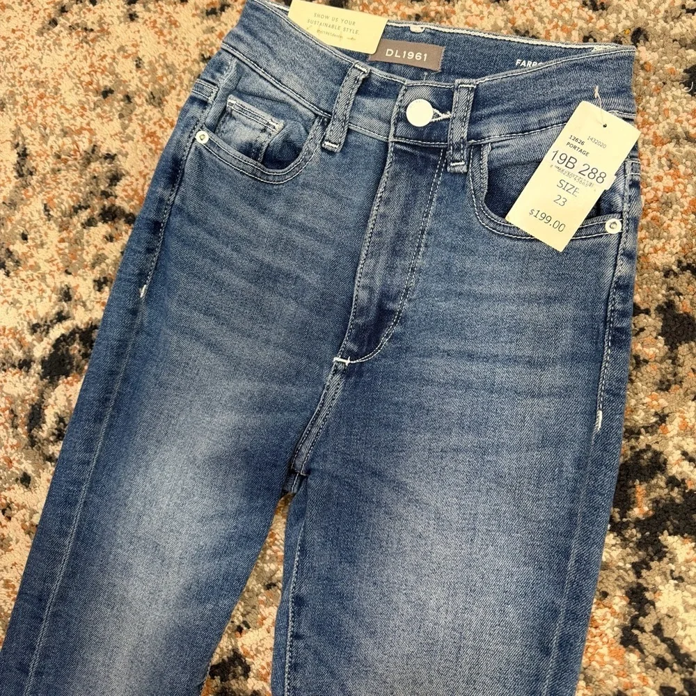 NWT DL1961 ‘Farrow’ Cropped High Rise Instasculpt Skinny Jeans in “Portage” 23